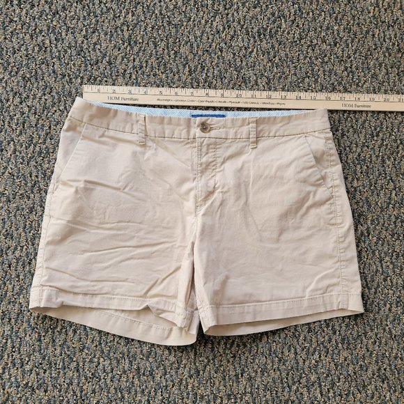 Old Navy Tan Every Day Relaxed Fit Short Size 8 - Picture 2 of 10